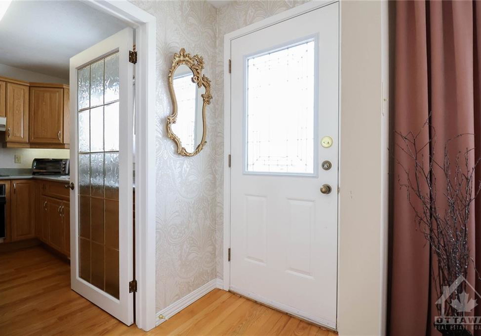 2075-balharrie-avenue-ottawa-ontario-1228620