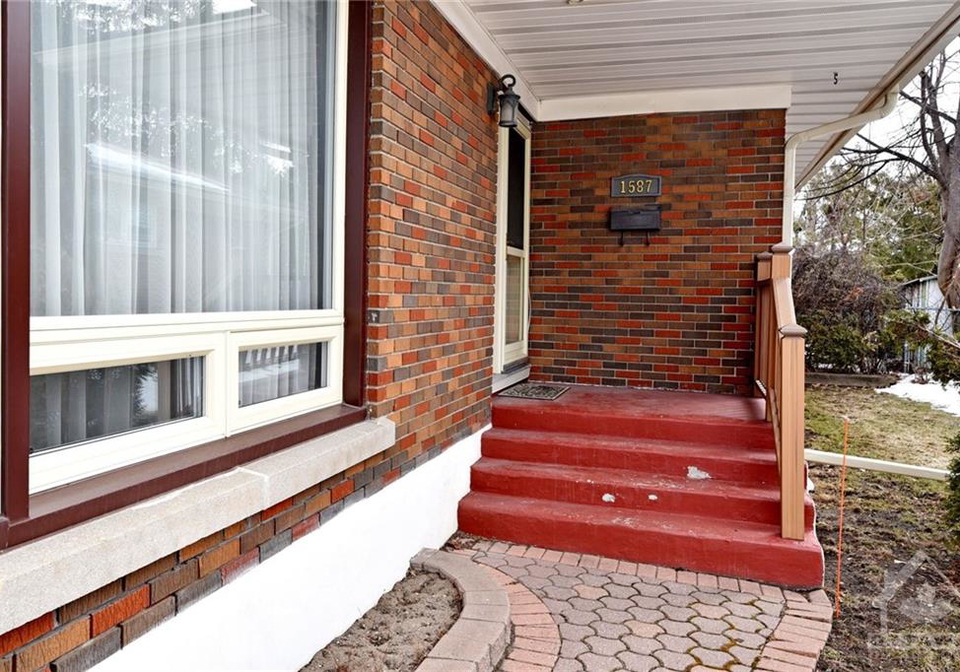 1587-devon-street-ottawa-ontario-1231845