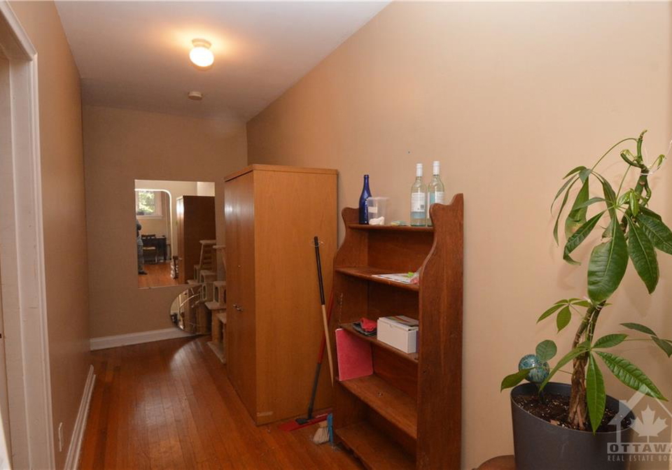 579-tweedsmuir-avenue-ottawa-ontario-1233400
