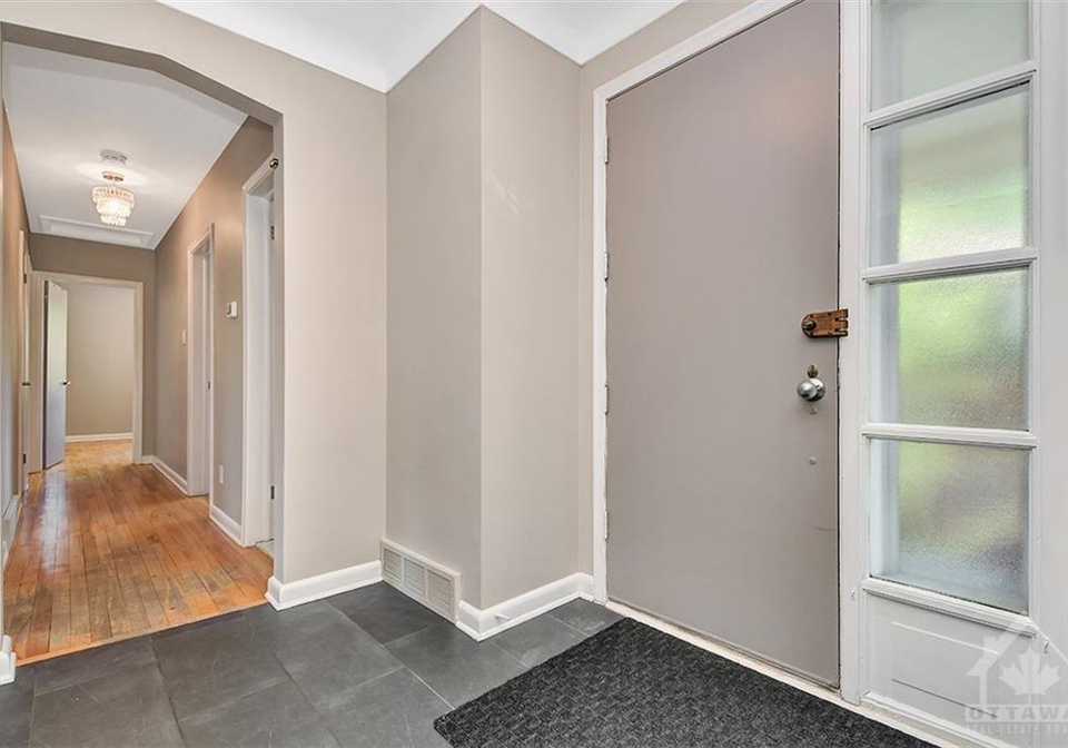 822-weston-drive-ottawa-ontario-1243708