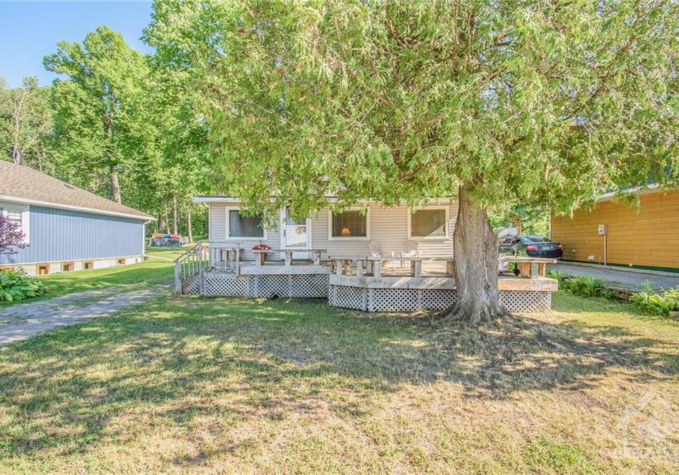 821-archibald-street-braeside-ontario-1244589