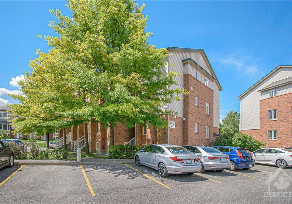 125-tall-pines-private-ottawa-ontario-1253859