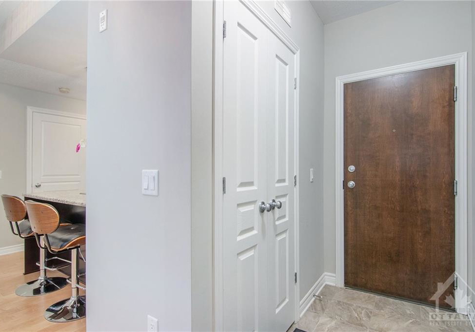 64-tipperary-private-ottawa-ontario-1275796