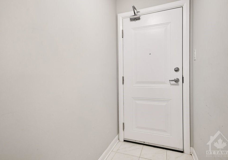 702-amberwing-private-ottawa-ontario-1284272