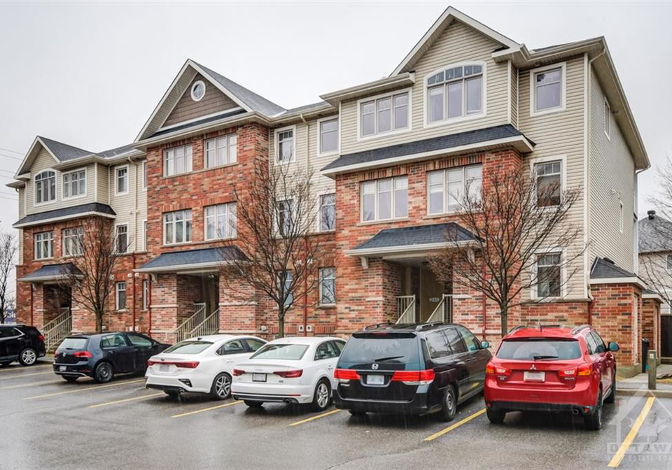241-keltie-private-ottawa-ontario-1285633