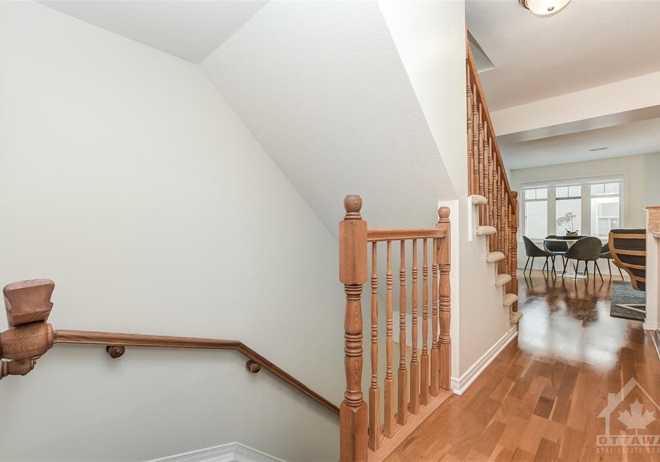 241-keltie-private-ottawa-ontario-1285633