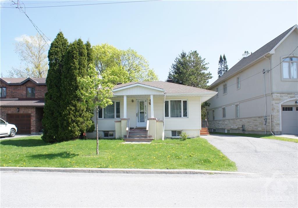 827 RIDDELL Avenue N, Ottawa