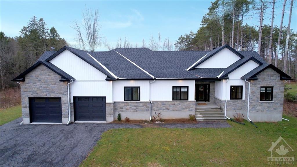 1826 DES PINS Street , Limoges