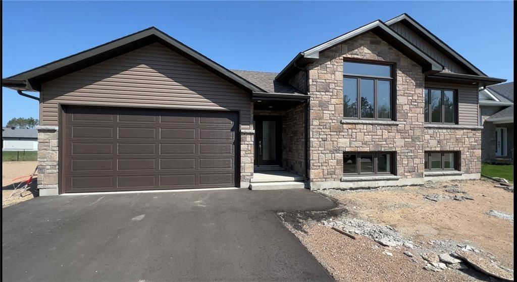 Similar Sold Properties to 10 Hoffman Street, Petawawa, HOFFMAN