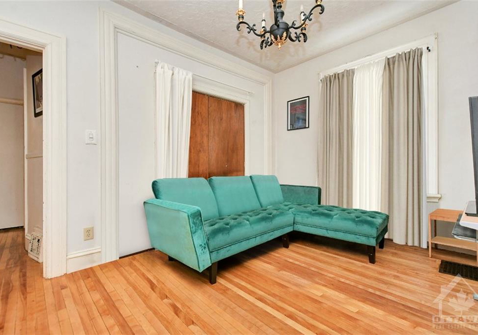 247-flora-street-ottawa-ontario-1377717