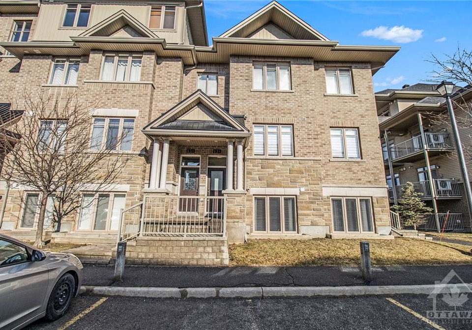 43-tayside-private-ottawa-ontario-1379680