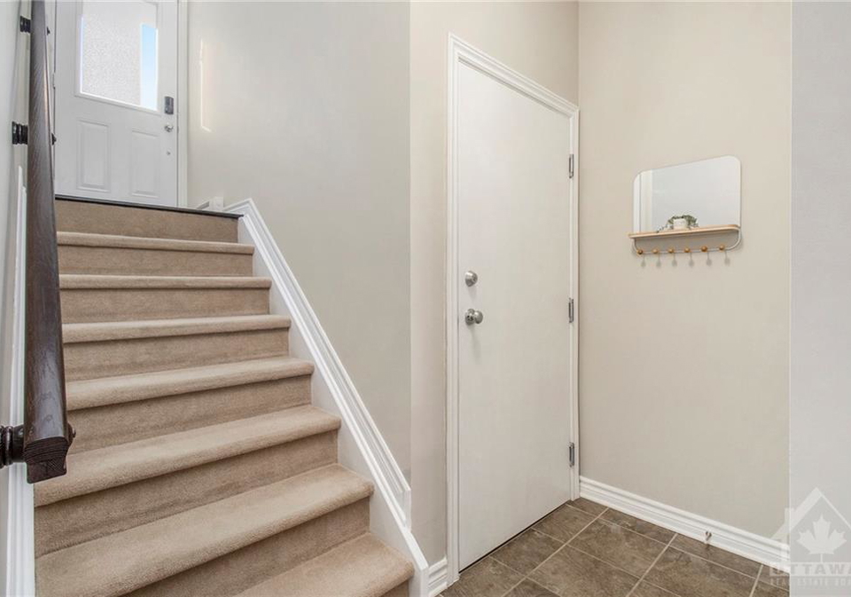 43-tayside-private-ottawa-ontario-1379680