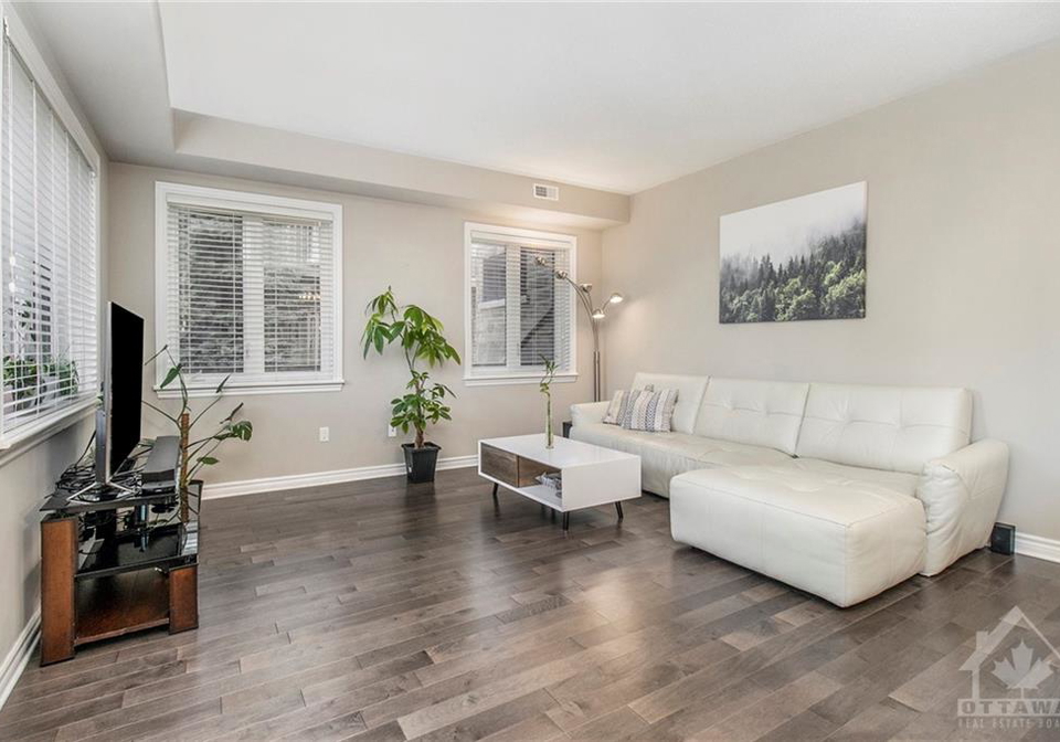 43-tayside-private-ottawa-ontario-1379680