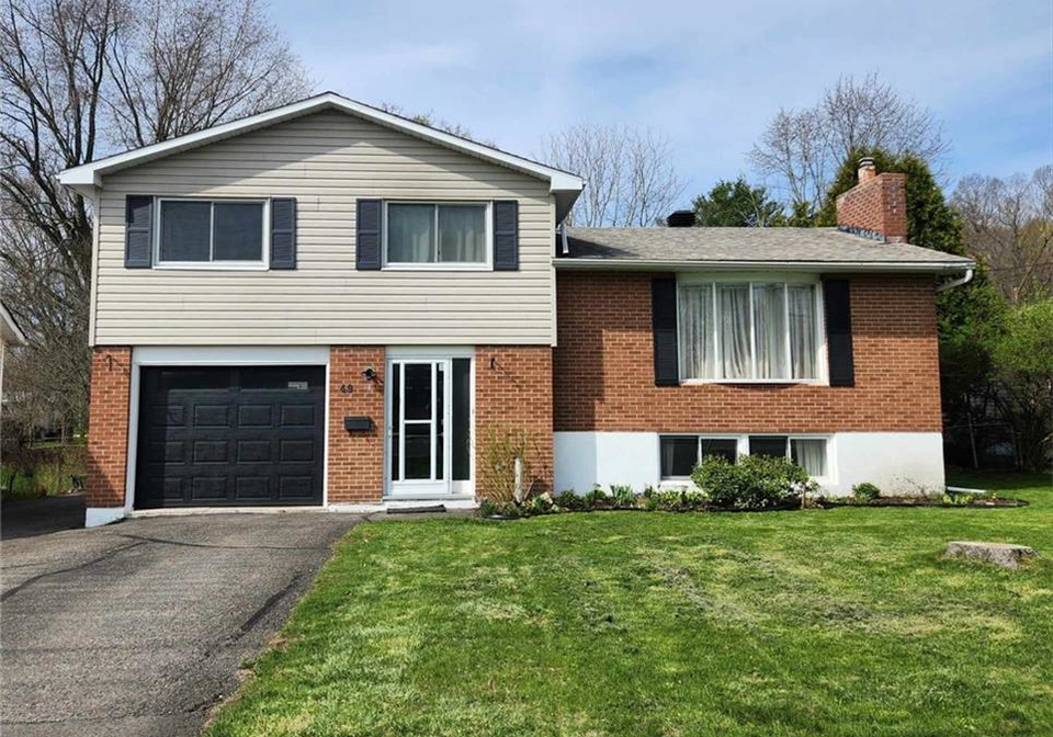 49-centre-street-brockville-ontario-1388114
