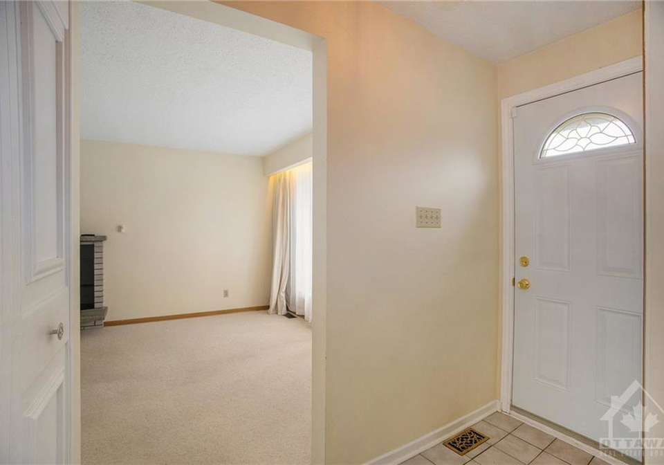 1056-harkness-avenue-ottawa-ontario-1409870
