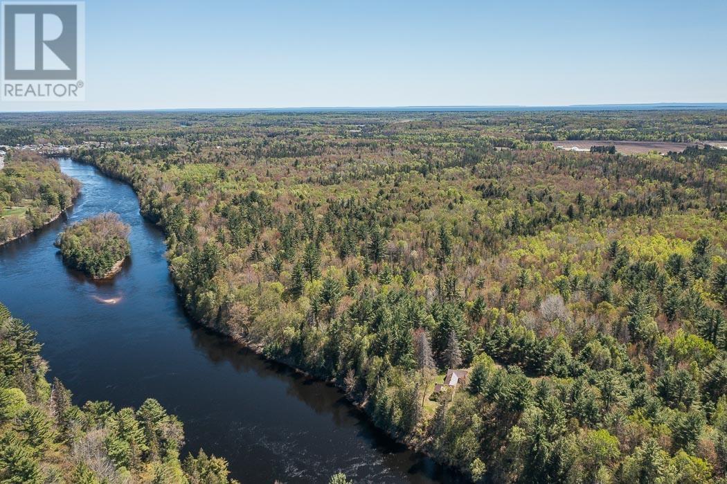 end-of-warnock-road-iron-bridge-ontario-sm251197