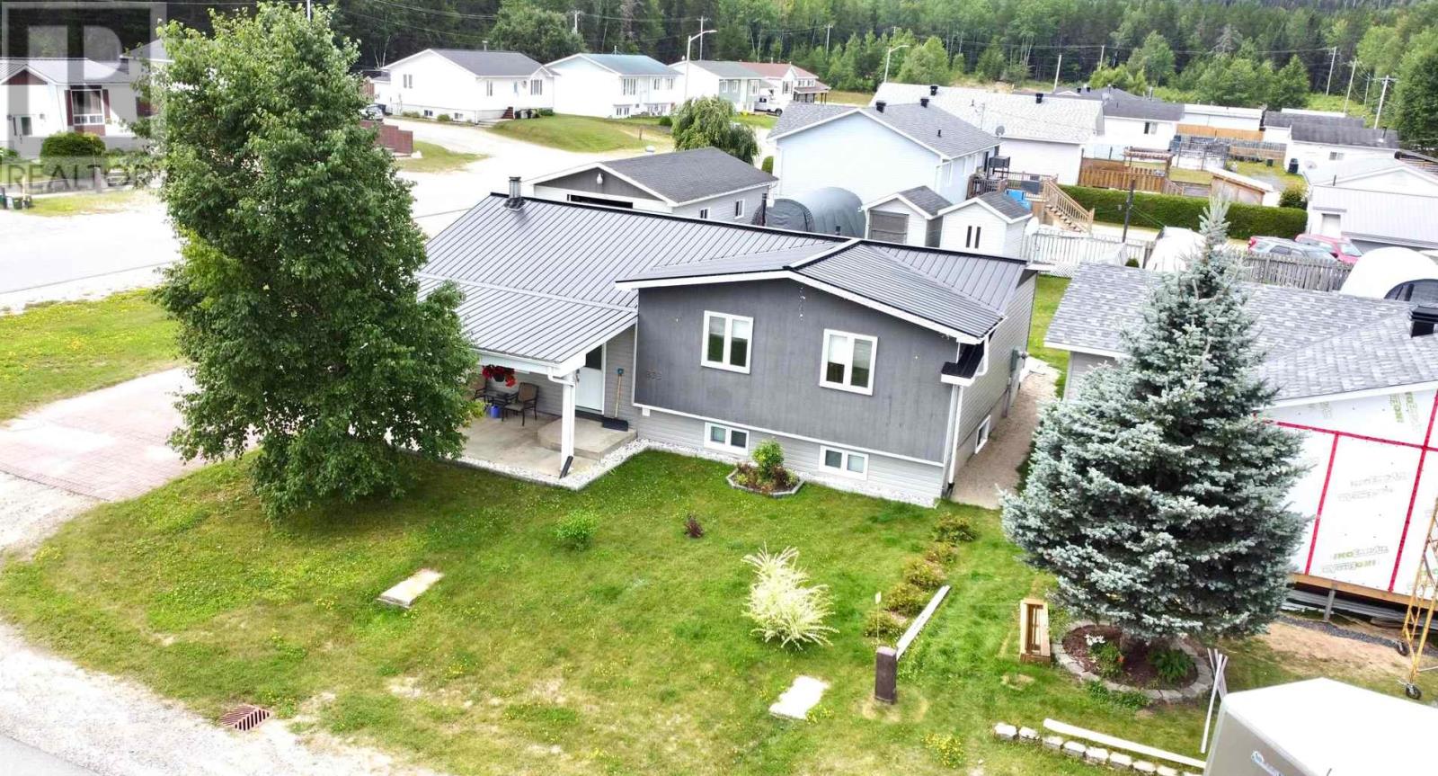 833-des-rosiers-rue-dubreuilville-ontario-sm260079