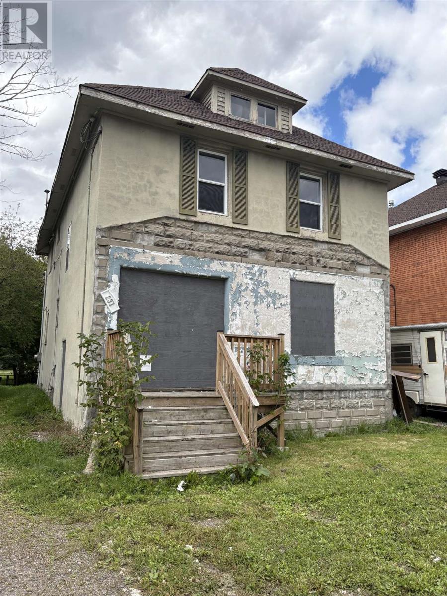 231-brown-st-sault-ste-marie-ontario-sm260136