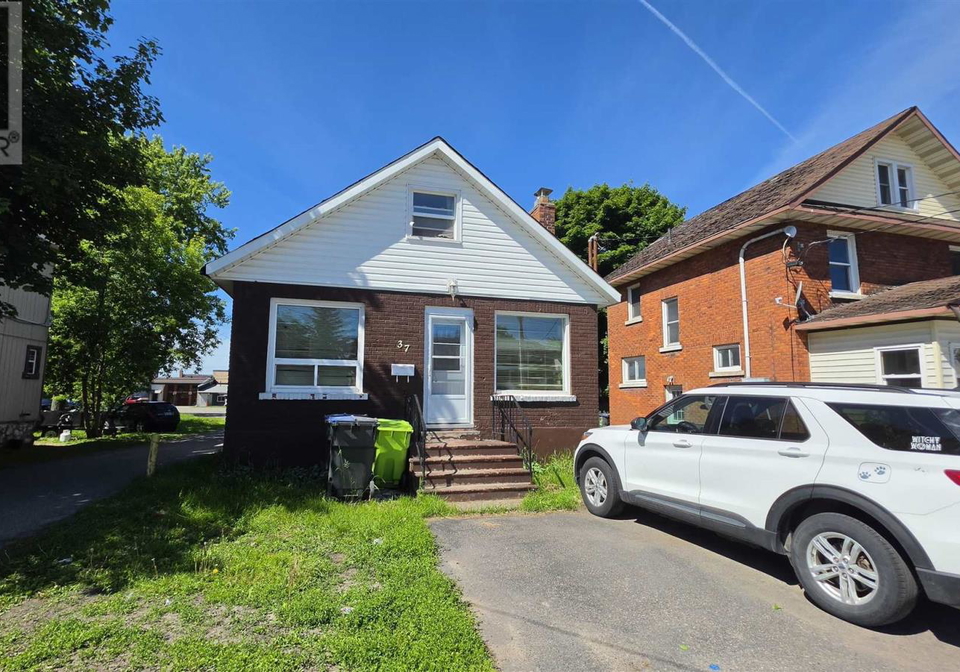 37-albert-st-e-sault-ste-marie-ontario-sm260263
