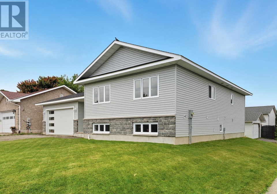 237-pentagon-boulevard-sault-ste-marie-ontario-sm260448