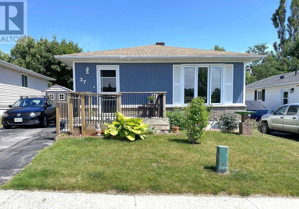 37-ste-camillus-crescent-elliot-lake-ontario-sm260503