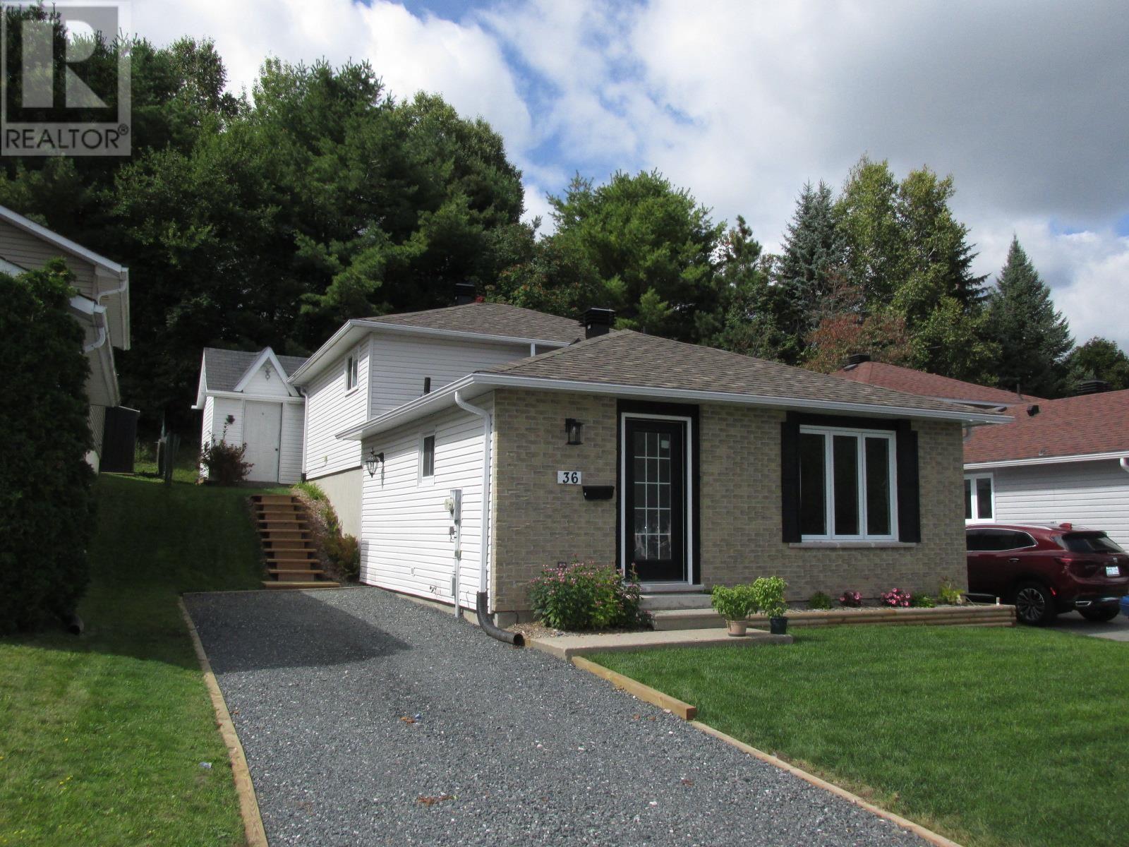 36-hergott-avenue-elliot-lake-ontario-sm260548