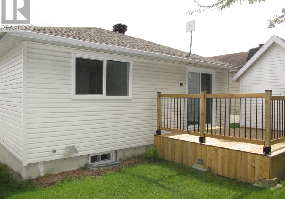 36-hergott-avenue-elliot-lake-ontario-sm260548