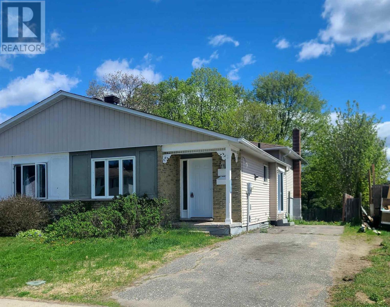 21-laprairie-crescent-elliot-lake-ontario-sm260555