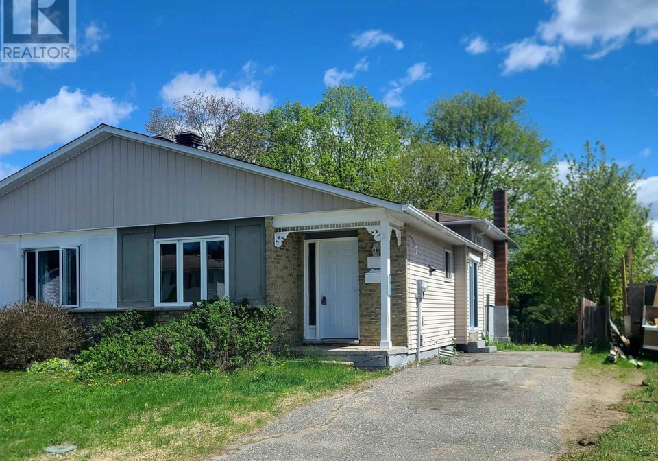 21-laprairie-crescent-elliot-lake-ontario-sm260555