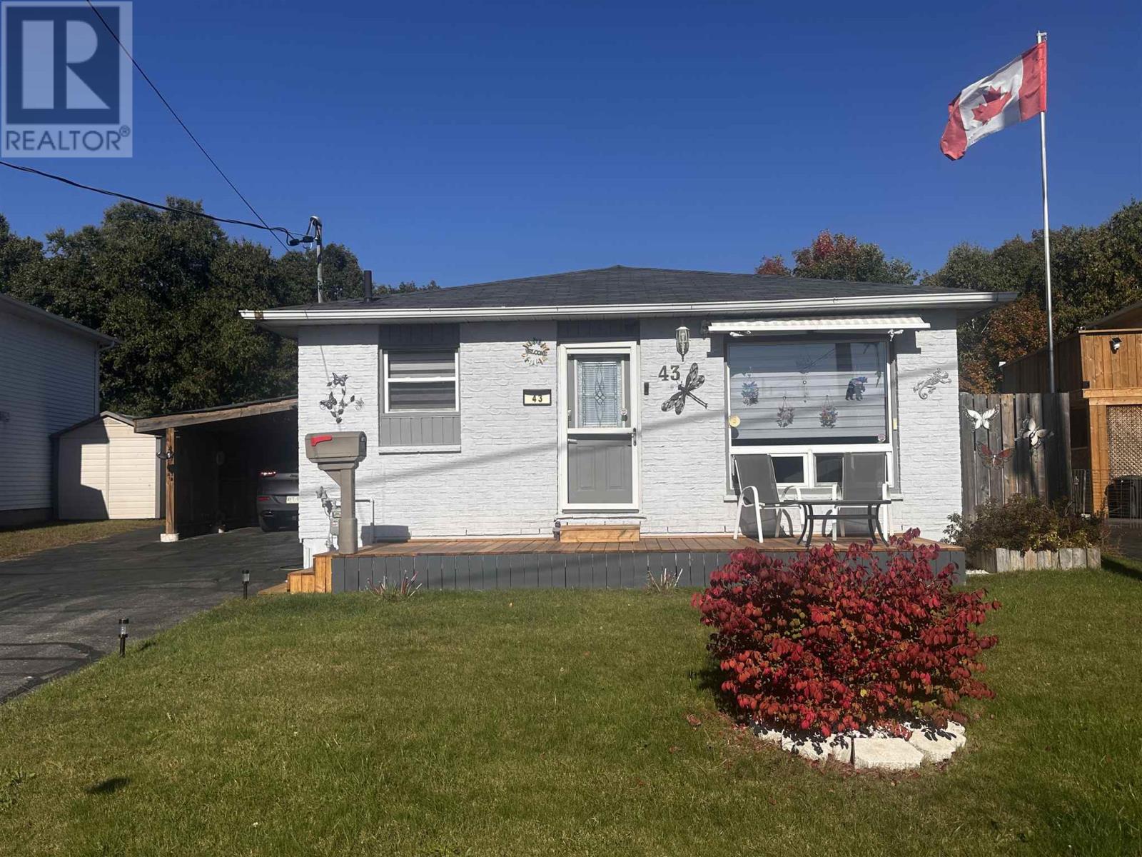 43-london-crescent-elliot-lake-ontario-sm260625