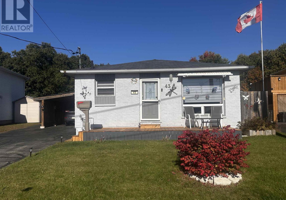 43-london-crescent-elliot-lake-ontario-sm260625