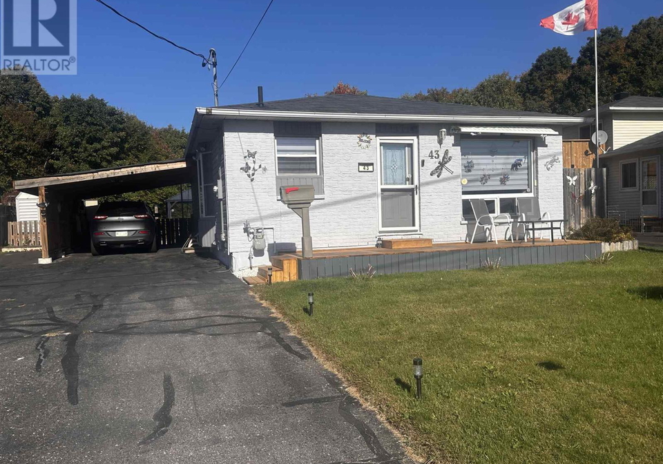 43-london-crescent-elliot-lake-ontario-sm260625