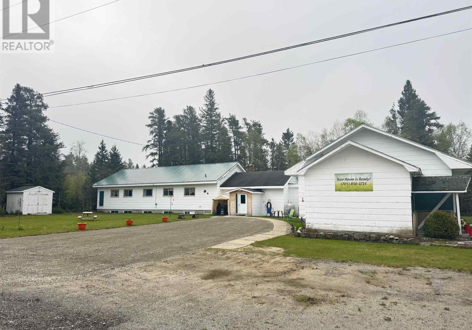 323-hardy-avenue-wawa-ontario-sm260678