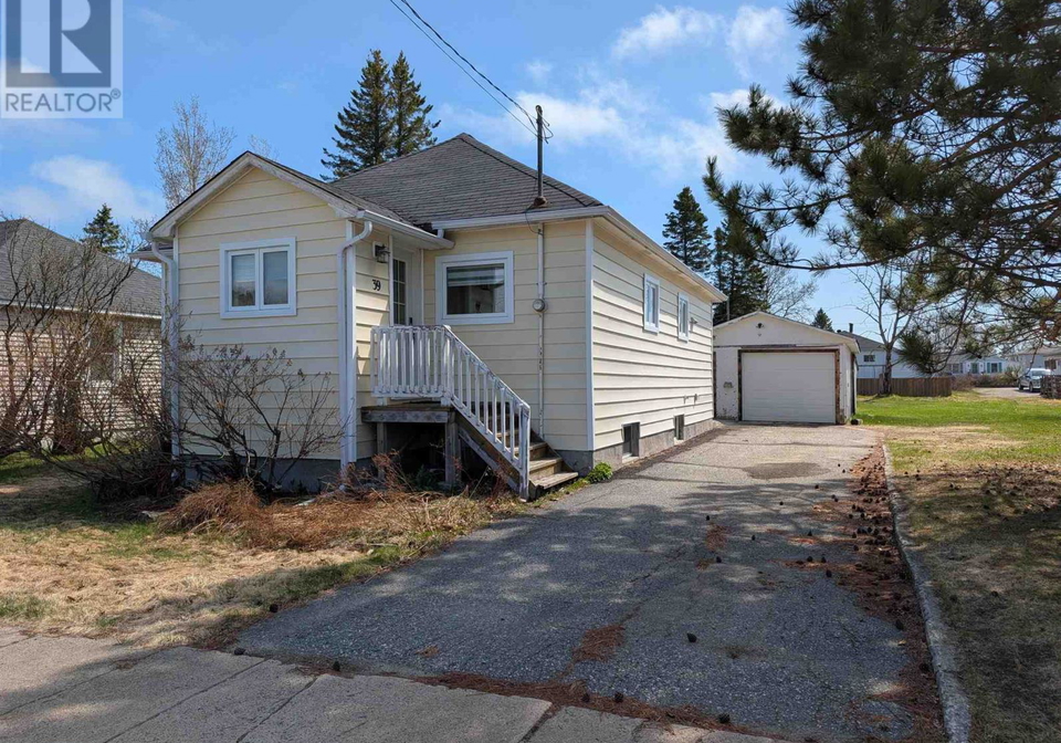39-beck-avenue-wawa-ontario-sm260703