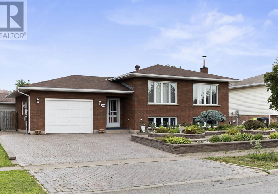 195-bitonti-crescent-sault-ste-marie-ontario-sm260750