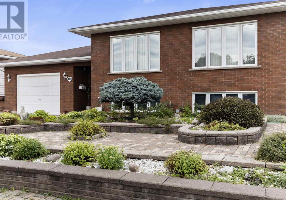 195-bitonti-crescent-sault-ste-marie-ontario-sm260750