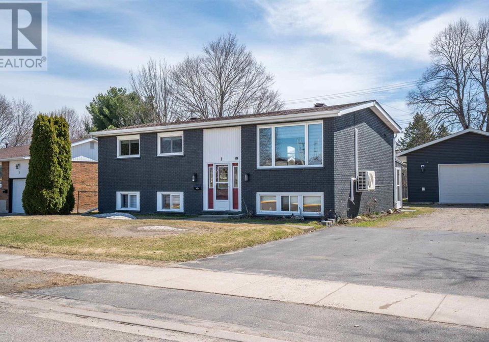 1-chambers-avenue-sault-ste-marie-ontario-sm260814
