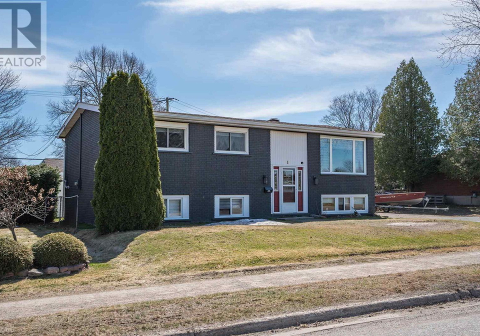 1-chambers-avenue-sault-ste-marie-ontario-sm260814