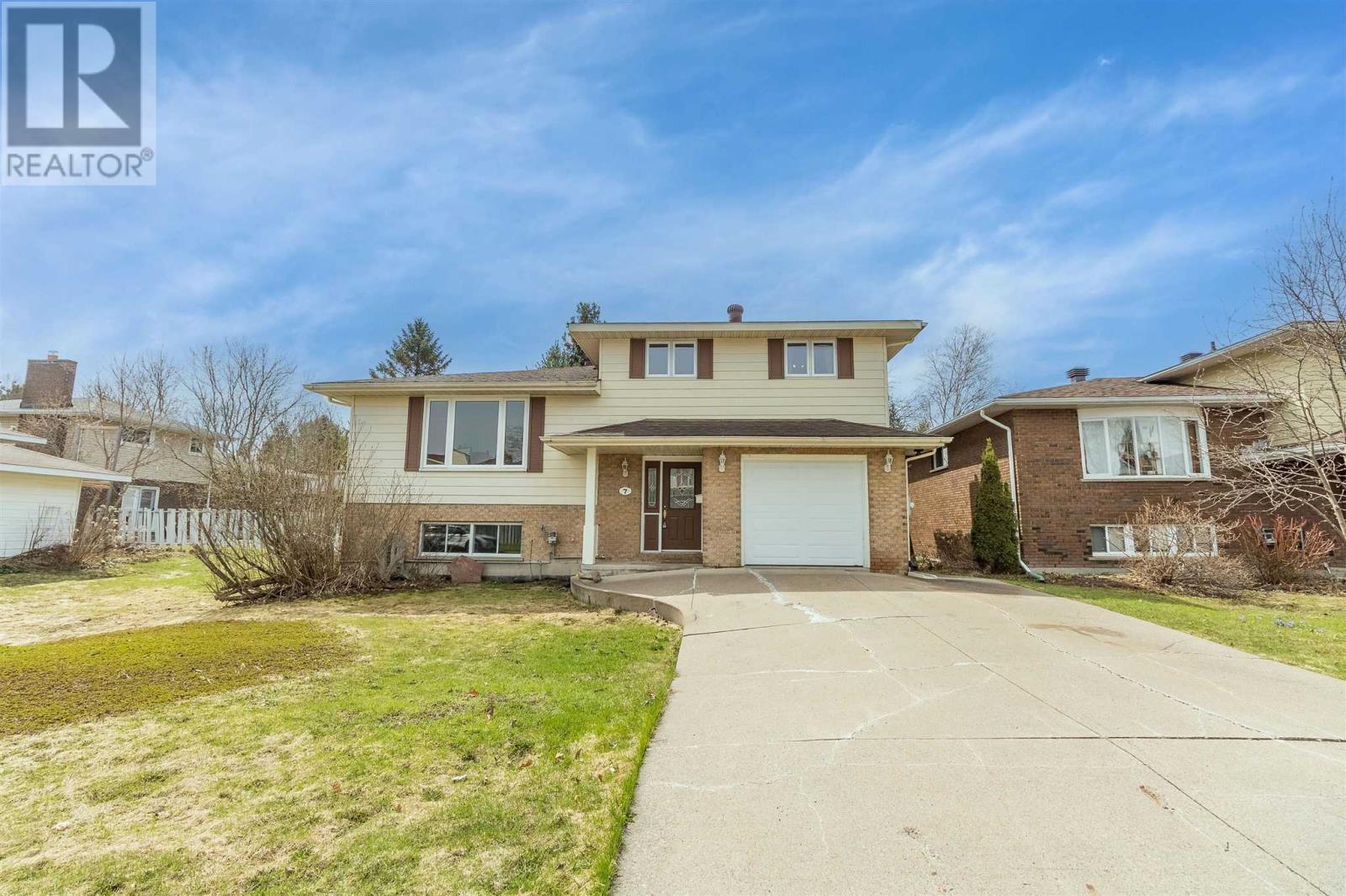 7-golf-range-crescent-sault-ste-marie-ontario-sm260867