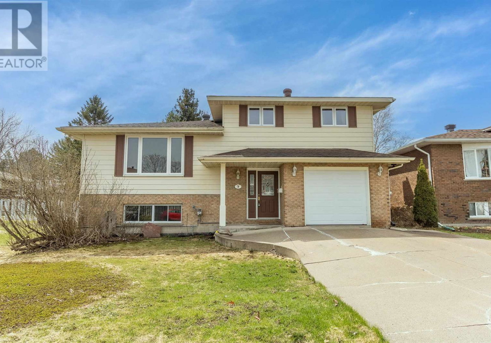 7-golf-range-crescent-sault-ste-marie-ontario-sm260867