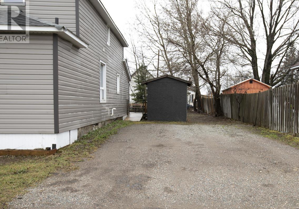 351-bloor-street-w-sault-ste-marie-ontario-sm260875