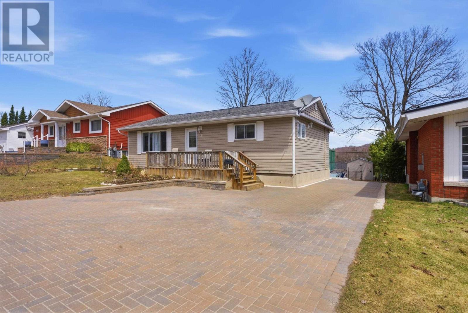 12-robertson-road-elliot-lake-ontario-sm260887