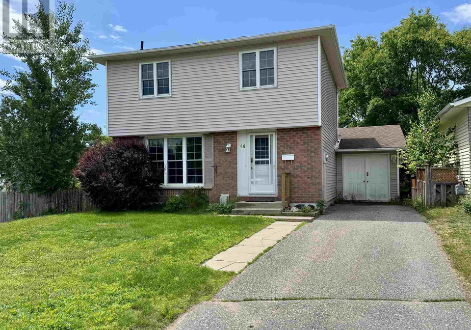 44-macdonald-ct-elliot-lake-ontario-sm260911