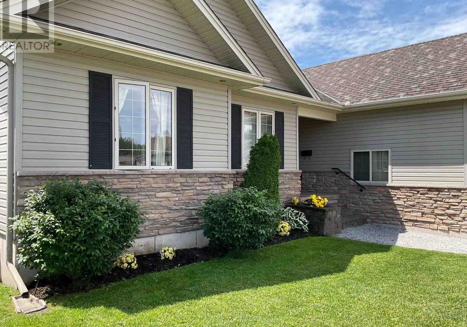 99-beaumont-avenue-sault-ste-marie-ontario-sm260926