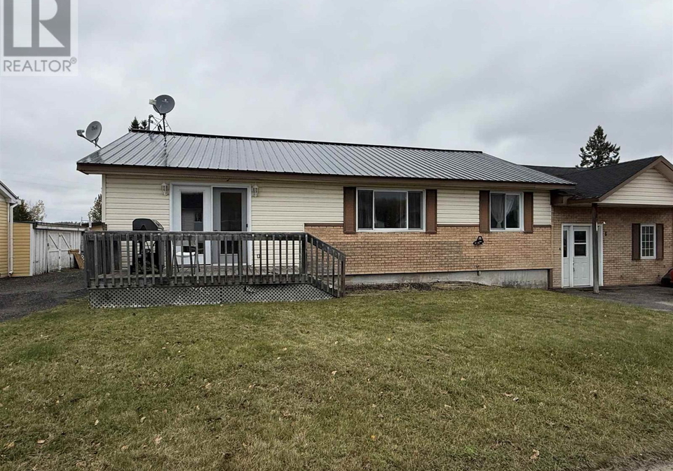6-rue-des-pins-dubreuilville-ontario-sm260928