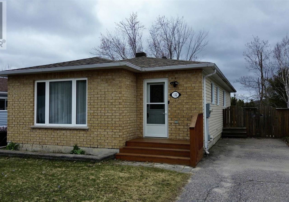 132-taylor-boulevard-elliot-lake-ontario-sm260933