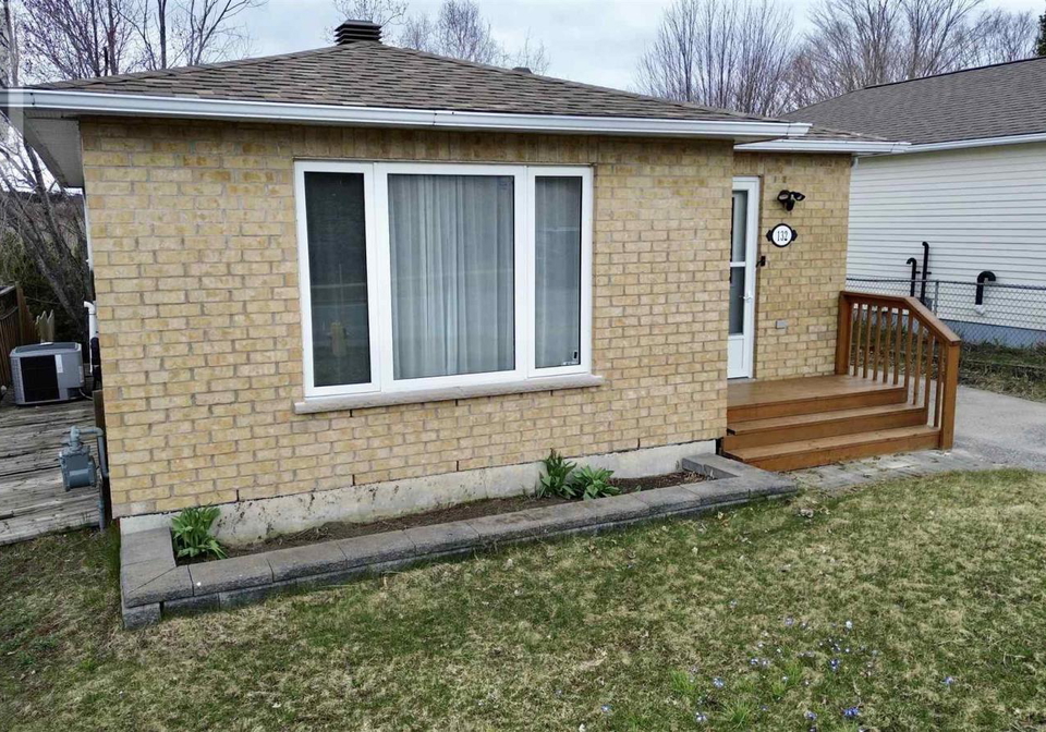 132-taylor-boulevard-elliot-lake-ontario-sm260933