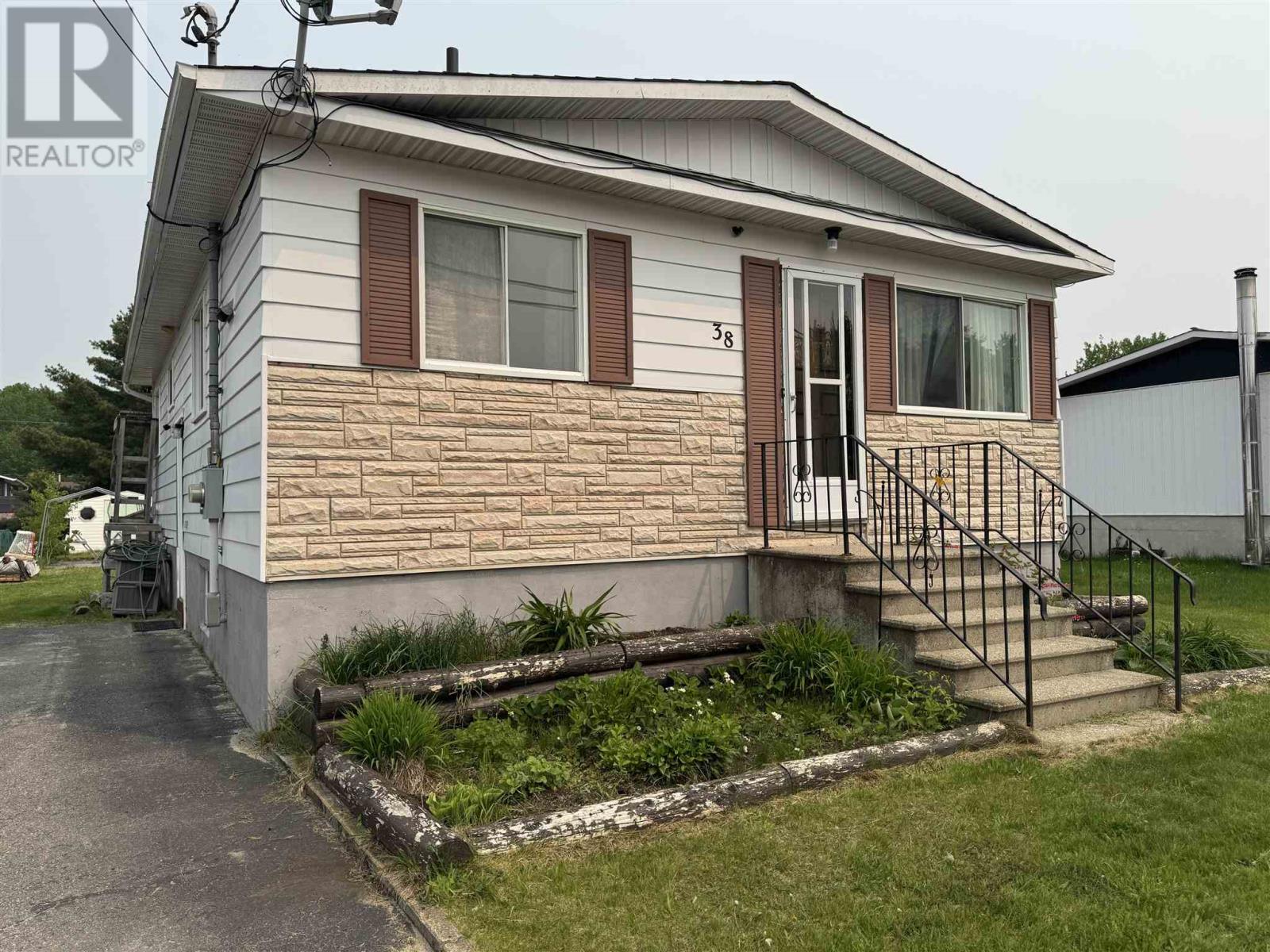 38-richard-street-chapleau-ontario-sm260953