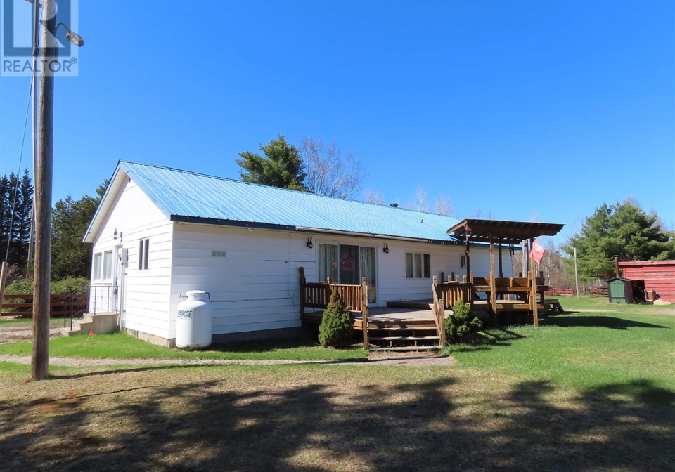 16-ski-hill-road-searchmont-ontario-sm260966