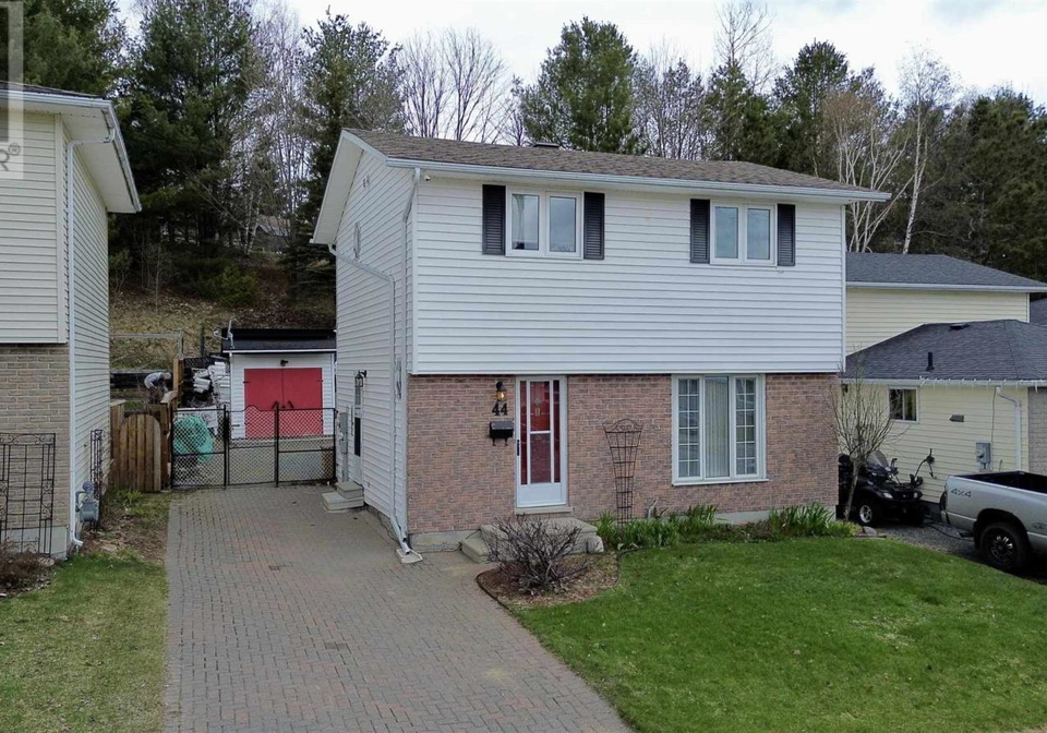 44-hergott-avenue-elliot-lake-ontario-sm260983